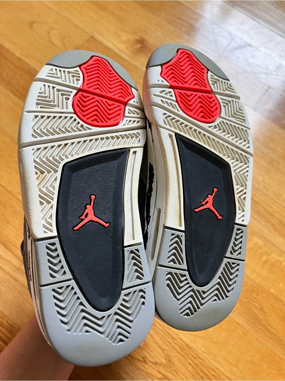 Jordan Kids Basketball Sneakers in Gray with Tomato Accents size 3.5Y